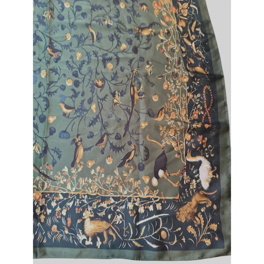 Scarf Bird & Animal Tapestry Print Green Silk-Feel Shawl New With Tags Si Na Yu